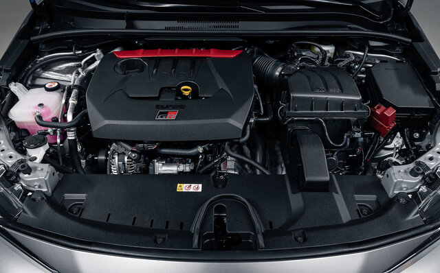 モリゾウこと豊田章男社長の強い思いが結実──1.6リッター3気筒304psのGRカローラ世界初披露｜TOYOTA