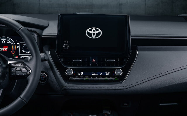 モリゾウこと豊田章男社長の強い思いが結実──1.6リッター3気筒304psのGRカローラ世界初披露｜TOYOTA