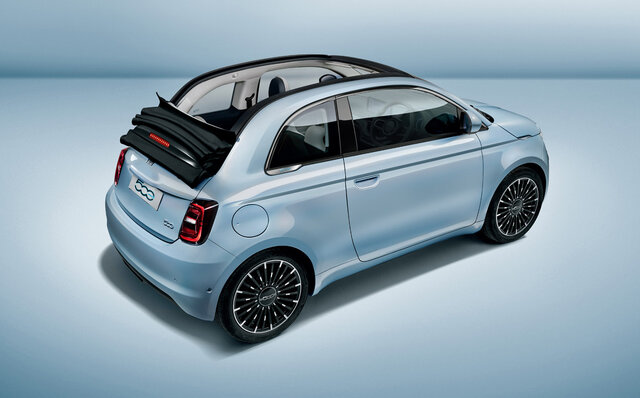 BEVになってもチンクエチェントの遊び心は健在──アイコニックなデザインを受け継いだフィアット初のBEV「500e」が誕生｜FIAT