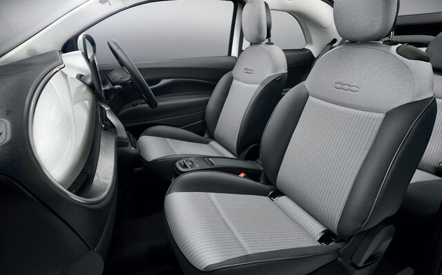 BEVになってもチンクエチェントの遊び心は健在──アイコニックなデザインを受け継いだフィアット初のBEV「500e」が誕生｜FIAT