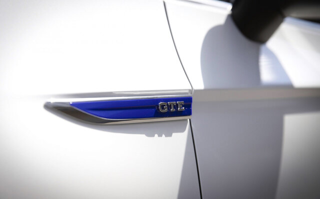 EV航続距離が伸びて普段使いではCO2排出ゼロに──PHEVモデルのパサート GTE ヴァリアントがデビュー|Volkswagen EV航続距離が伸びて普段使いではCO2排出ゼロに──PHEVモデルのパサート GTE ヴァリアントがデビュー|Volkswagen