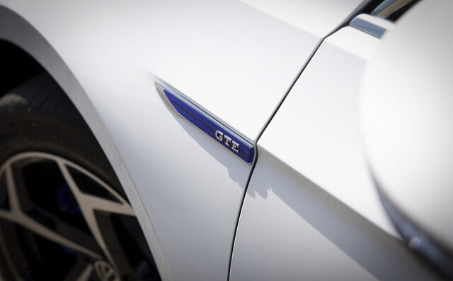 EV航続距離が伸びて普段使いではCO2排出ゼロに──PHEVモデルのパサート GTE ヴァリアントがデビュー|Volkswagen EV航続距離が伸びて普段使いではCO2排出ゼロに──PHEVモデルのパサート GTE ヴァリアントがデビュー|Volkswagen