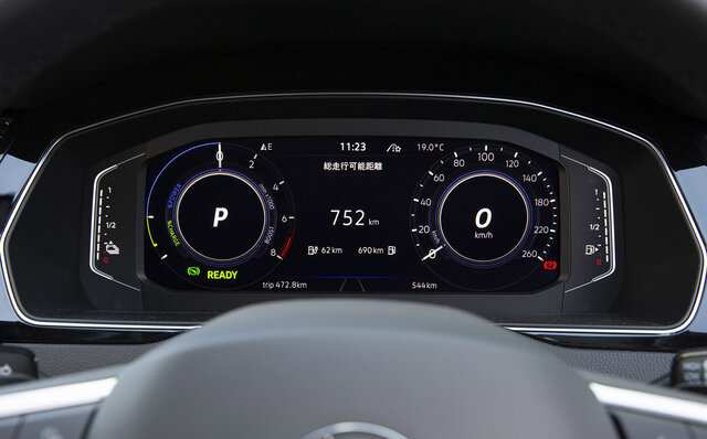 EV航続距離が伸びて普段使いではCO2排出ゼロに──PHEVモデルのパサート GTE ヴァリアントがデビュー|Volkswagen EV航続距離が伸びて普段使いではCO2排出ゼロに──PHEVモデルのパサート GTE ヴァリアントがデビュー|Volkswagen
