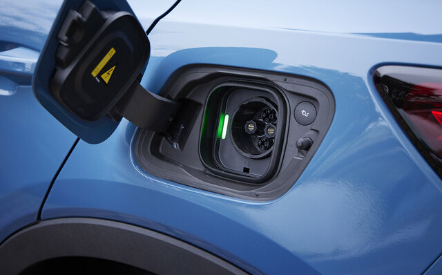 合計出力300kW、0-100km/h加速4.7秒の走りや如何に?──ボルボのBEV「C40」に試乗|VOLVO 合計出力300kW、0-100km/h加速4.7秒の走りや如何に?──ボルボのBEV「C40」に試乗|VOLVO