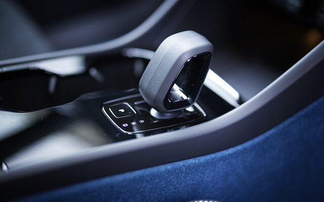 合計出力300kW、0-100km/h加速4.7秒の走りや如何に？──ボルボのBEV「C40」に試乗｜VOLVO