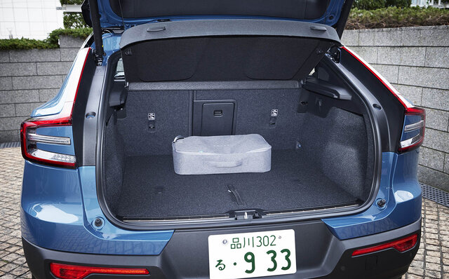 合計出力300kW、0-100km/h加速4.7秒の走りや如何に？──ボルボのBEV「C40」に試乗｜VOLVO