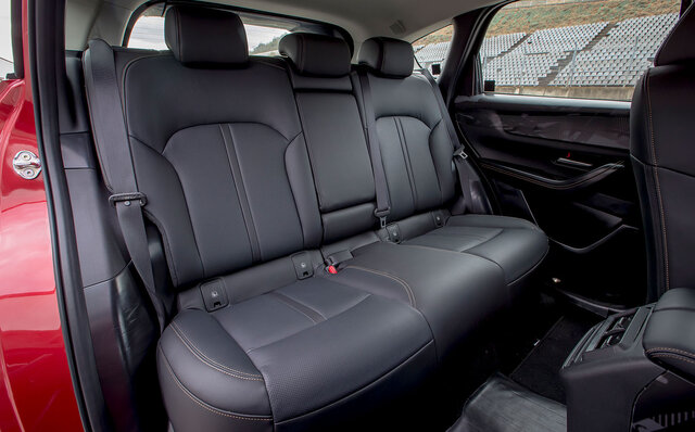 マツダの新型SUV、CX-60のプロトタイプに試乗──ロードスター990Sと同様の足まわりがもたらす走りやいかに?|MAZDA マツダの新型SUV、CX-60のプロトタイプに試乗──ロードスター990Sと同様の足まわりがもたらす走りやいかに?|MAZDA