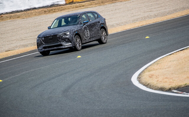 マツダの新型SUV、CX-60のプロトタイプに試乗──ロードスター990Sと同様の足まわりがもたらす走りやいかに?|MAZDA マツダの新型SUV、CX-60のプロトタイプに試乗──ロードスター990Sと同様の足まわりがもたらす走りやいかに?|MAZDA