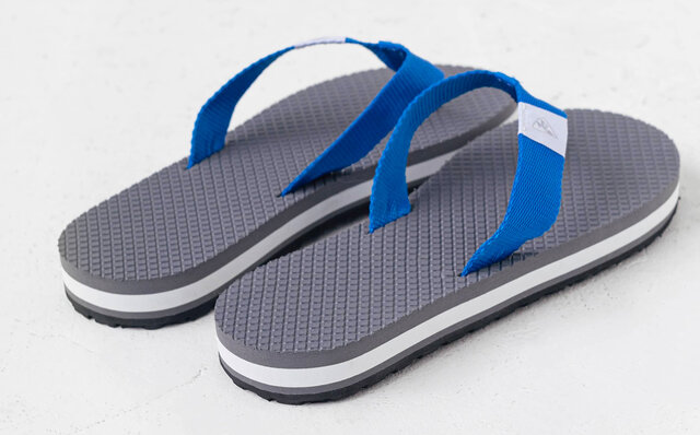 1970年代に実在したスポーツビーチサンダルをスロバキア工場で限りなく再現｜Sýr/ZDA