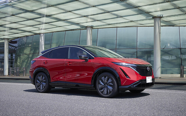 日産渾身のBEV「アリア」についに試乗、その走りをリポート｜NISSAN