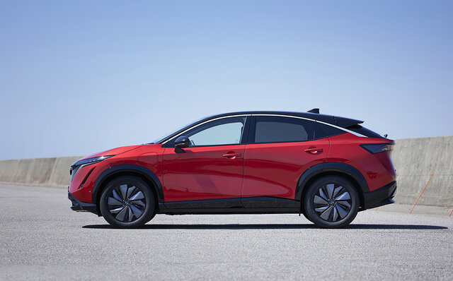 日産渾身のBEV「アリア」についに試乗、その走りをリポート｜NISSAN