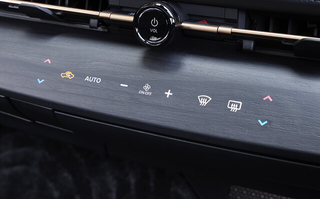 日産渾身のBEV「アリア」についに試乗、その走りをリポート｜NISSAN