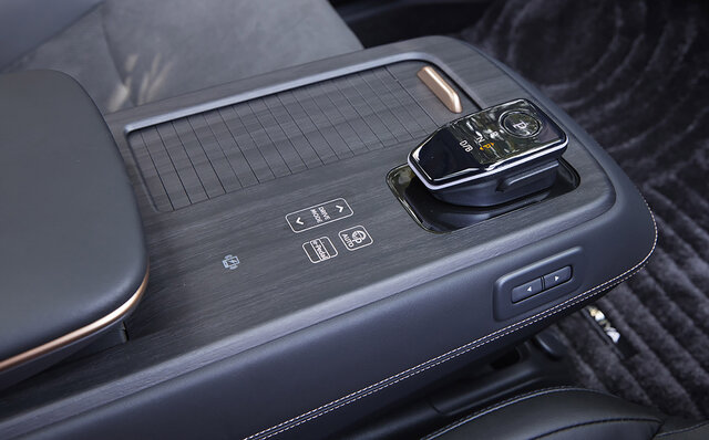 日産渾身のBEV「アリア」についに試乗、その走りをリポート｜NISSAN