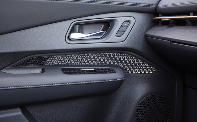 日産渾身のBEV「アリア」についに試乗、その走りをリポート｜NISSAN