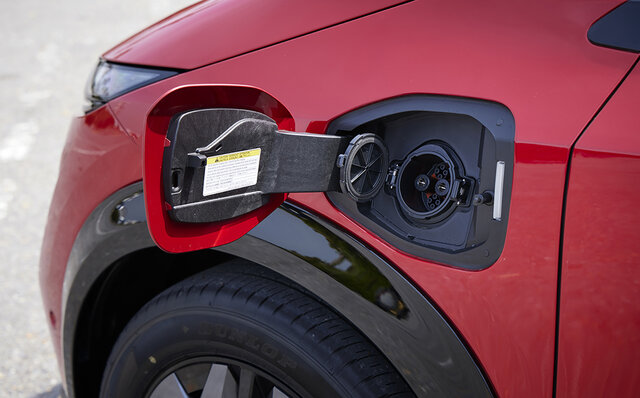 日産渾身のBEV「アリア」についに試乗、その走りをリポート｜NISSAN