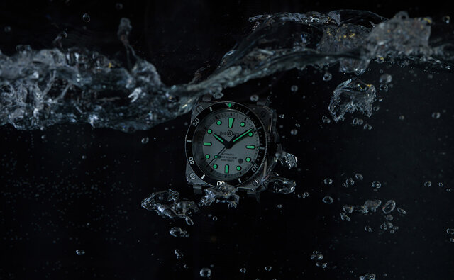 ピュアな印象を放つ白ダイバーズ。新作「BR 03-92 ダイバー ホワイト」｜Bell & Ross