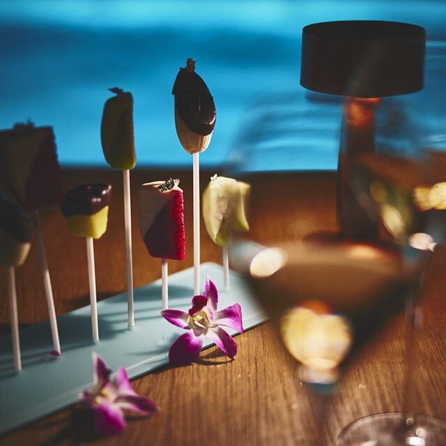 石垣の夜が変わる！　ナイトプール with ペリエ ジュエ｜ANA INTERCONTINENTAL ISHIGAKI RESORT