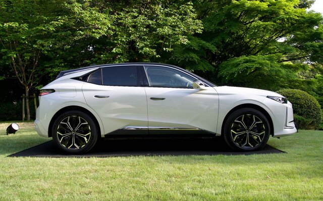 世界で最も美しいクルマに選定──DS 4が日本上陸|DS 世界で最も美しいクルマに選定──DS 4が日本上陸|DS