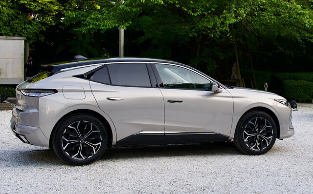 世界で最も美しいクルマに選定──DS 4が日本上陸|DS 世界で最も美しいクルマに選定──DS 4が日本上陸|DS