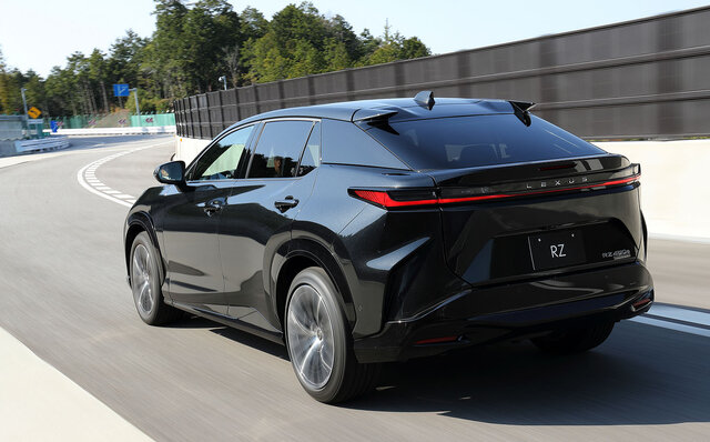 レクサス初となるバッテリーEV専用モデル「RZ」プロトタイプに試乗──その走り味とは？　｜LEXUS