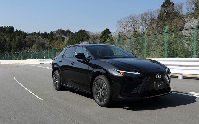 レクサス初となるバッテリーEV専用モデル「RZ」プロトタイプに試乗──その走り味とは？　｜LEXUS