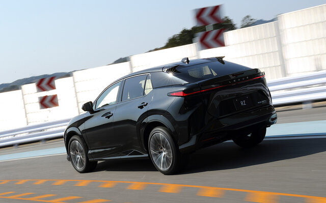 レクサス初となるバッテリーEV専用モデル「RZ」プロトタイプに試乗──その走り味とは？　｜LEXUS