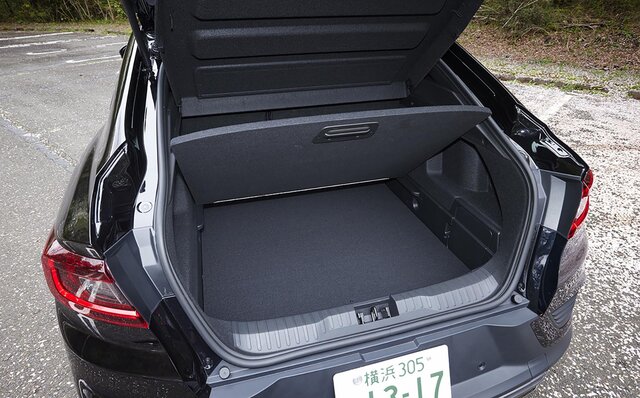 ルノー アルカナに試乗──F1マシン由来のハイブリッドシステムを搭載したクーペSUVの走りとは？｜Renault