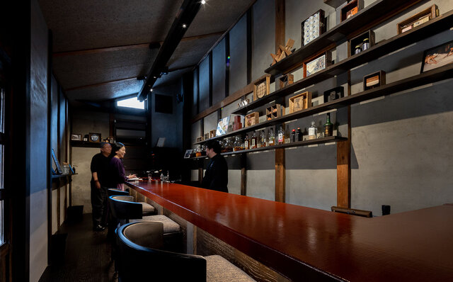 日本酒LOVER必見! 復活酒蔵併設の個性派宿で一夜を過ごす、唯一無二の体験「BYAKU Narai」|TRAVEL 日本酒LOVER必見! 復活酒蔵併設の個性派宿で一夜を過ごす、唯一無二の体験「BYAKU Narai」|TRAVEL