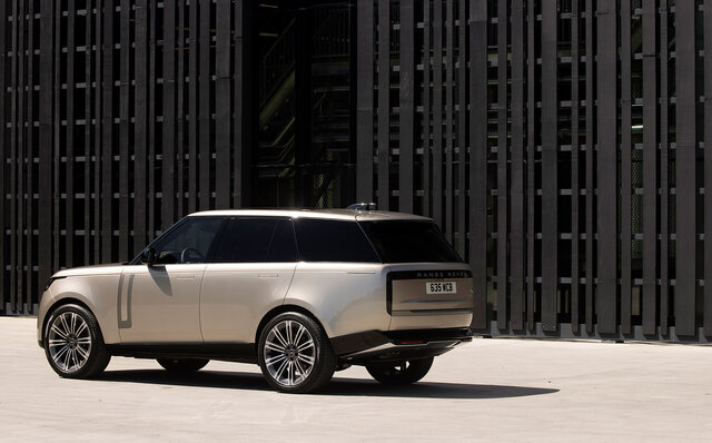 新型レンジローバーに試乗──まさに世界一ぜいたくなSUVといえる出来映え｜Land Rover