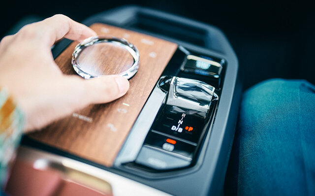 俳優 桐山漣、BMWのフラッグシップBEV「iX」を堪能する|BMW 俳優 桐山漣、BMWのフラッグシップBEV「iX」を堪能する|BMW