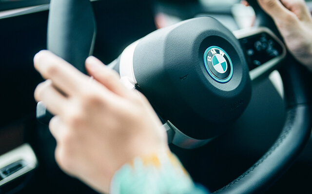 俳優 桐山漣、BMWのフラッグシップBEV「iX」を堪能する|BMW 俳優 桐山漣、BMWのフラッグシップBEV「iX」を堪能する|BMW