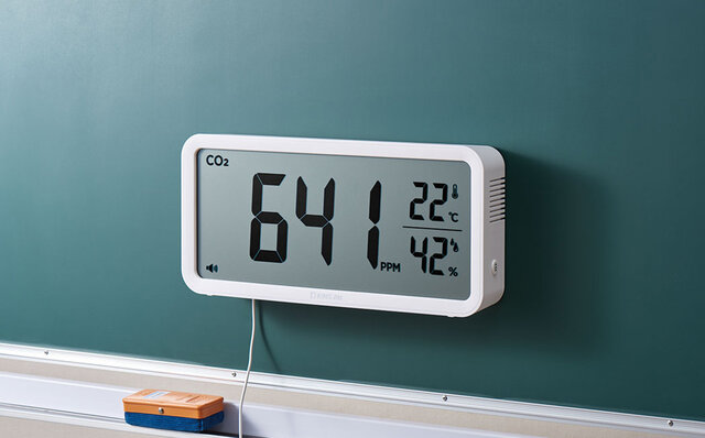 忘れがちな換気のタイミングをお知らせする二酸化炭素濃度の測定器｜KINGJIM