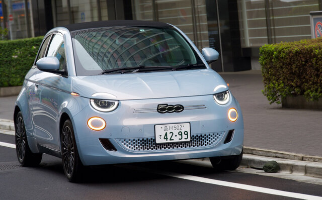 フィアット500eに試乗──アイコニックなデザインを受け継いだフィアット初のBEVの走りとは?|FIAT フィアット500eに試乗──アイコニックなデザインを受け継いだフィアット初のBEVの走りとは?|FIAT