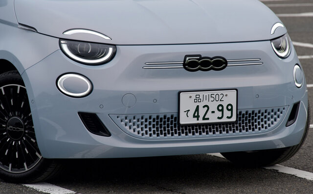 フィアット500eに試乗──アイコニックなデザインを受け継いだフィアット初のBEVの走りとは?|FIAT フィアット500eに試乗──アイコニックなデザインを受け継いだフィアット初のBEVの走りとは?|FIAT