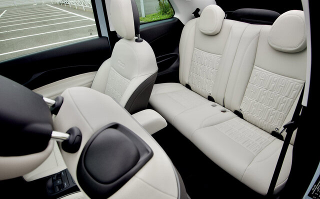 フィアット500eに試乗──アイコニックなデザインを受け継いだフィアット初のBEVの走りとは?|FIAT フィアット500eに試乗──アイコニックなデザインを受け継いだフィアット初のBEVの走りとは?|FIAT