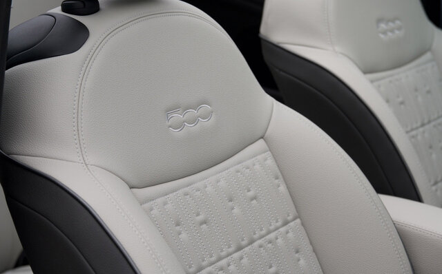 フィアット500eに試乗──アイコニックなデザインを受け継いだフィアット初のBEVの走りとは?|FIAT フィアット500eに試乗──アイコニックなデザインを受け継いだフィアット初のBEVの走りとは?|FIAT