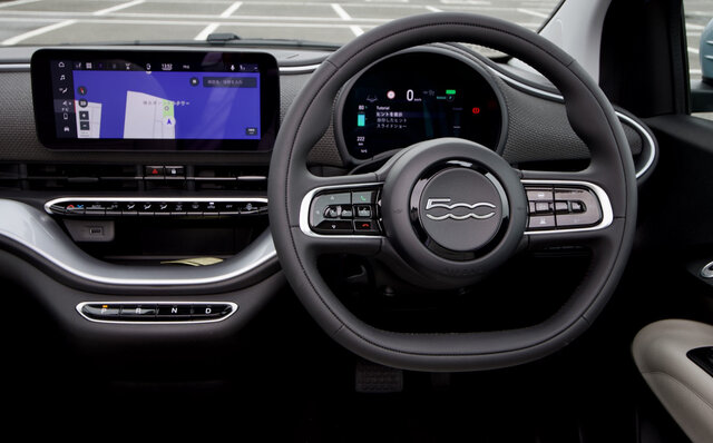 フィアット500eに試乗──アイコニックなデザインを受け継いだフィアット初のBEVの走りとは?|FIAT フィアット500eに試乗──アイコニックなデザインを受け継いだフィアット初のBEVの走りとは?|FIAT