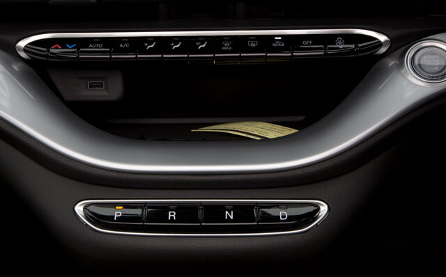 フィアット500eに試乗──アイコニックなデザインを受け継いだフィアット初のBEVの走りとは?|FIAT フィアット500eに試乗──アイコニックなデザインを受け継いだフィアット初のBEVの走りとは?|FIAT