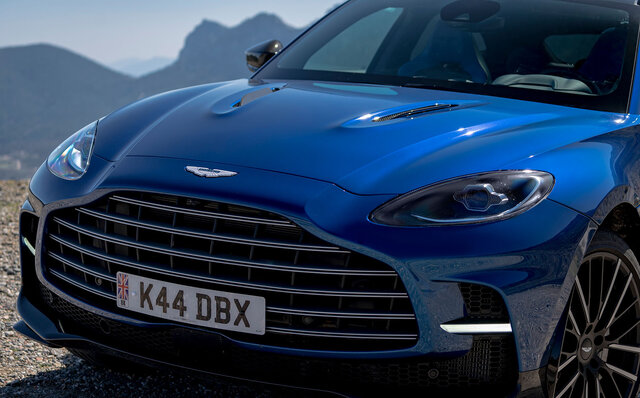 世界でもっともパワフルなSUV「アストンマーティンDBX707」に試乗──オーバー700psのパワーがもたらす走りとは｜ASTON MARTIN