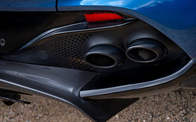 世界でもっともパワフルなSUV「アストンマーティンDBX707」に試乗──オーバー700psのパワーがもたらす走りとは｜ASTON MARTIN