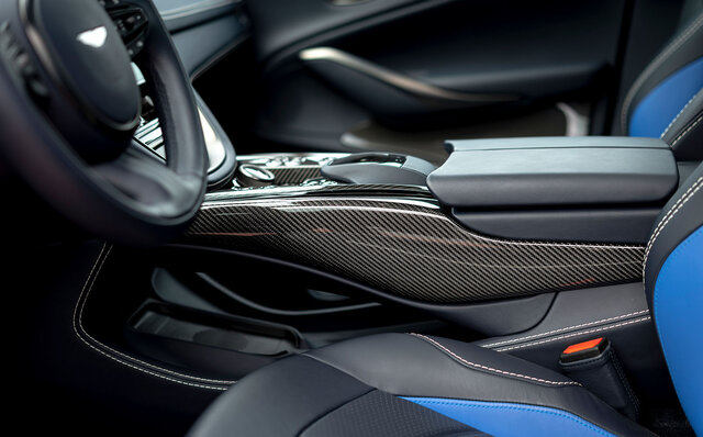 世界でもっともパワフルなSUV「アストンマーティンDBX707」に試乗──オーバー700psのパワーがもたらす走りとは｜ASTON MARTIN