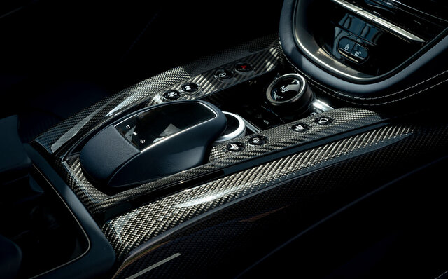 世界でもっともパワフルなSUV「アストンマーティンDBX707」に試乗──オーバー700psのパワーがもたらす走りとは｜ASTON MARTIN