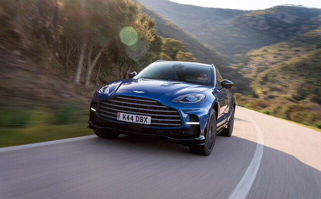 世界でもっともパワフルなSUV「アストンマーティンDBX707」に試乗──オーバー700psのパワーがもたらす走りとは｜ASTON MARTIN