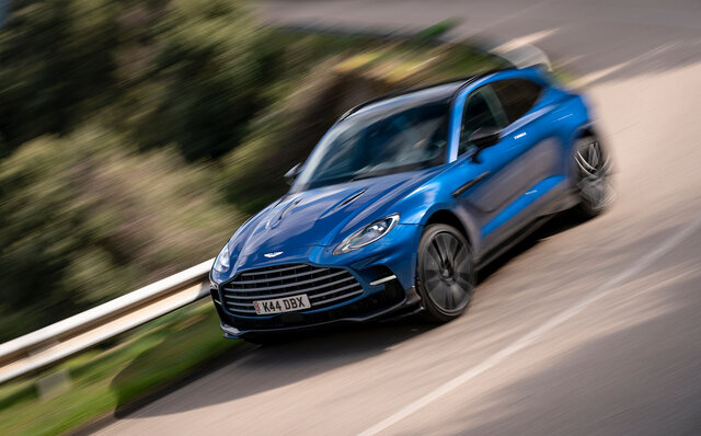 世界でもっともパワフルなSUV「アストンマーティンDBX707」に試乗──オーバー700psのパワーがもたらす走りとは｜ASTON MARTIN