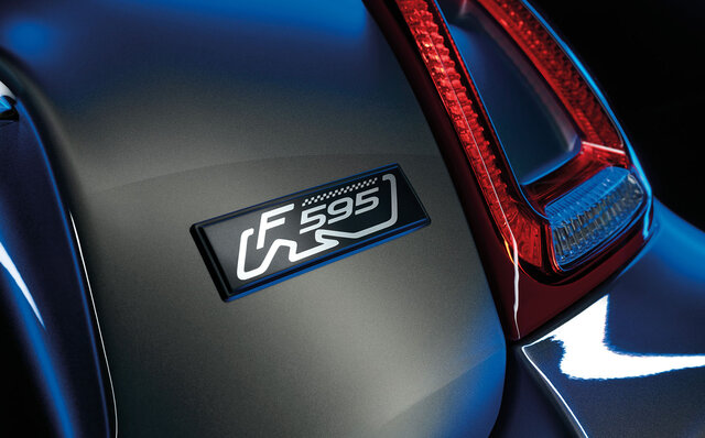 アバルト595に個性的なエクステリアを備えたMT仕様の新グレードF595が誕生 |ABARTH アバルト595に個性的なエクステリアを備えたMT仕様の新グレードF595が誕生 |ABARTH