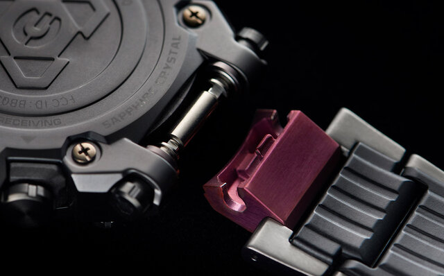 大人の日常使いGショックが完成。タフなルックスのままMT−G史上「最薄」を 実現｜G-SHOCK