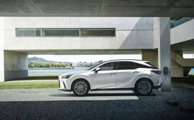 次世代レクサス第4弾モデル「RX」がワールドプレミア|LEXUS 次世代レクサス第4弾モデル「RX」がワールドプレミア|LEXUS