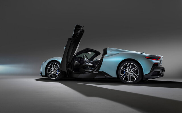 マセラティ MC20チェロに試乗──サーキットからリゾートまで何にでも使える万能スーパースポーツ｜Maserati