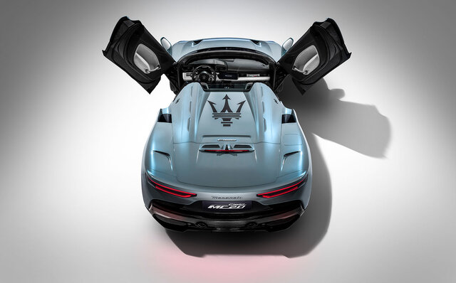 マセラティ MC20チェロに試乗──サーキットからリゾートまで何にでも使える万能スーパースポーツ｜Maserati