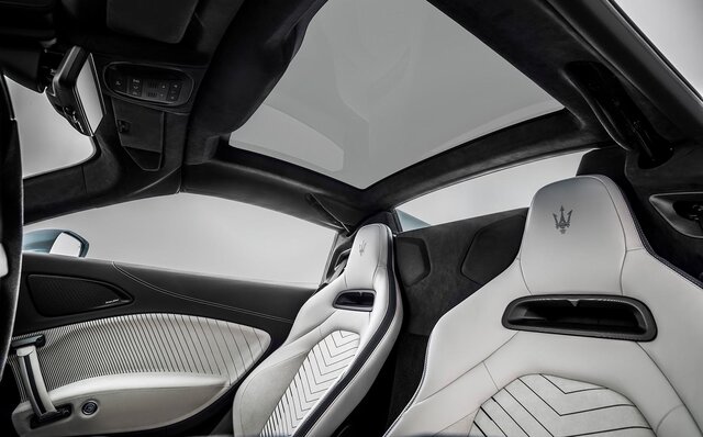 マセラティ MC20チェロに試乗──サーキットからリゾートまで何にでも使える万能スーパースポーツ｜Maserati